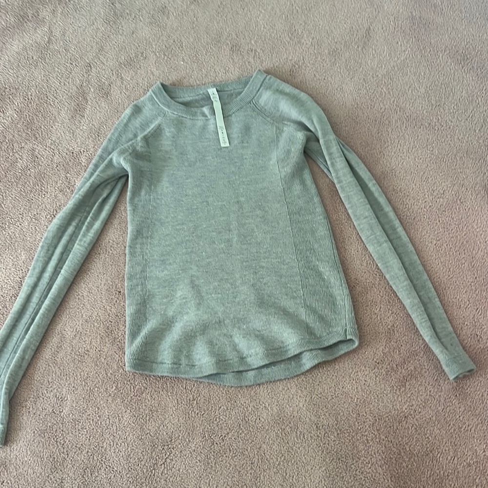 lululemon sweater material long sleeve size 4 light gray